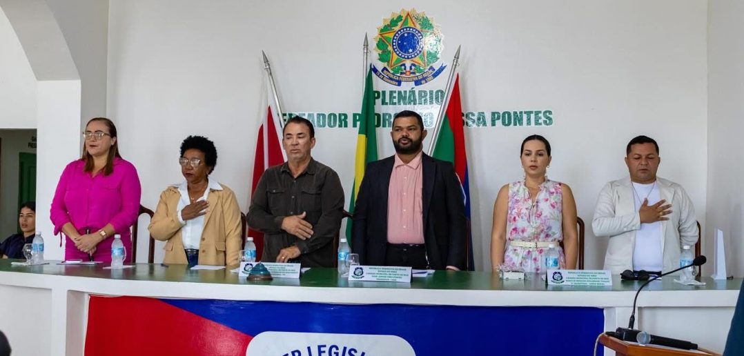 Dia 12 de maio de 2025 aconteceu na Câmara Municipal  uma Sessão Solene/ especial em homenagem  aos  4 anos da Secretaria da Mulher Portomozense
